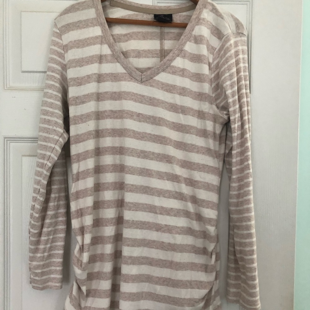 Maternity shirts (2) XL